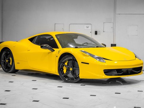 Used 2011 Ferrari 458 Italia Coupe RWD image 1