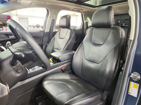 Used 2019 Ford Edge Titanium w/ Equipment Group 301A image 10