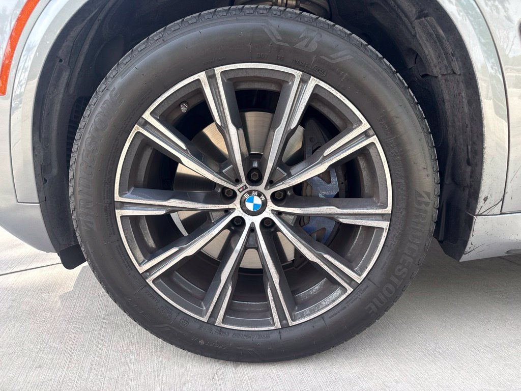 Used 2024 BMW X5 sDrive40i w/ M Sport Package RWD image 5