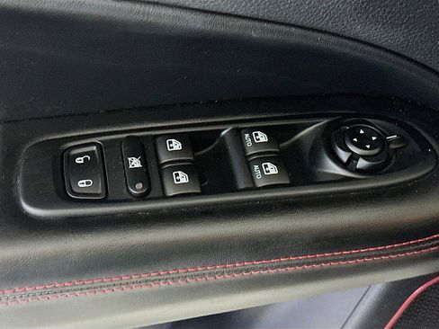 Used 2019 Jeep Compass Trailhawk AWD/4WD image 18