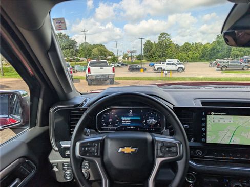 Used 2025 Chevrolet Silverado 1500 LTZ w/ LTZ Premium Package AWD/4WD image 36