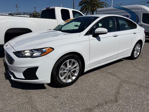 Used 2019 Ford Fusion SE FWD image 12