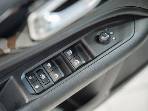 Certified 2023 Jeep Compass Latitude AWD/4WD image 38