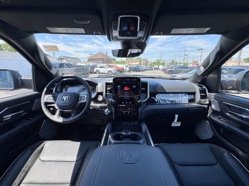 New 2026 RAM 1500 Laramie AWD/4WD image 11