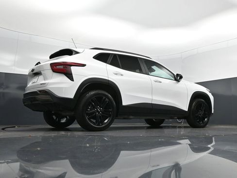 Used 2024 Chevrolet Trax ACTIV w/ Driver Confidence Package image 42