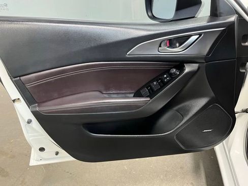 Used 2017 MAZDA MAZDA3 Grand Touring w/ Premium Equipment Package FWD image 20