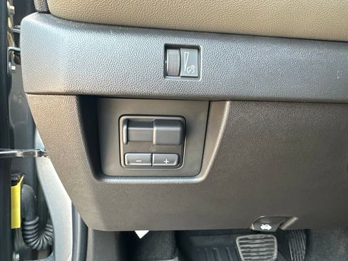 Certified 2025 Chevrolet Colorado ZR2 w/ Technology Package AWD/4WD image 12