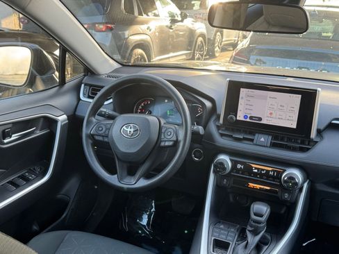 Used 2025 Toyota RAV4 XLE image 36