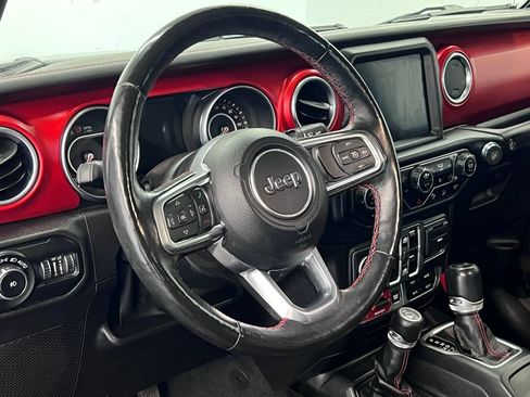Used 2019 Jeep Wrangler Unlimited Rubicon w/ Uconnect 4C Nav & Sound Group AWD/4WD image 4