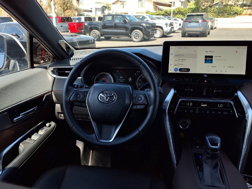 Certified 2023 Toyota Venza XLE AWD/4WD image 24