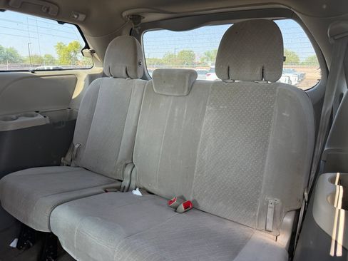 Used 2017 Toyota Sienna LE FWD image 7