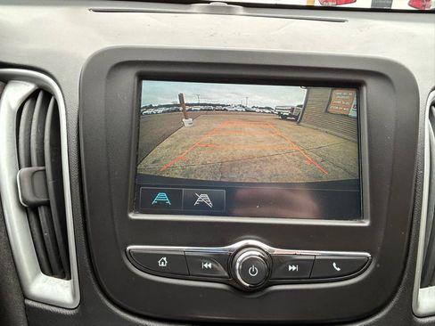 Used 2018 Chevrolet Malibu LS FWD image 23