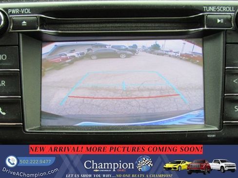 Used 2018 Toyota RAV4 XLE FWD image 12