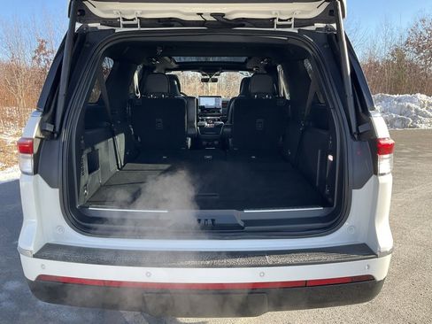 Used 2024 Lincoln Navigator L Reserve image 22