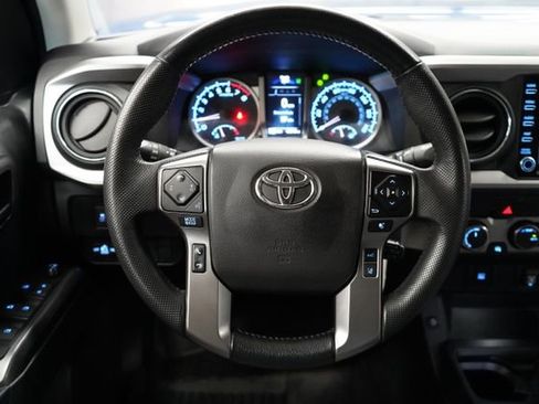 Used 2022 Toyota Tacoma SR5 AWD/4WD image 16