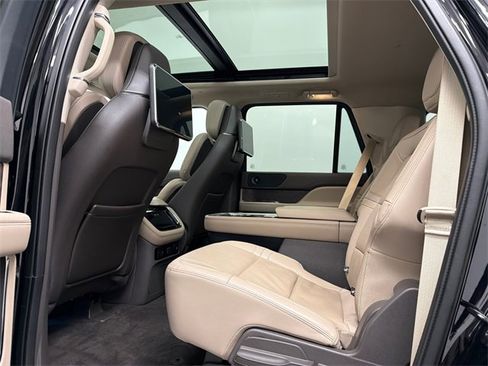 Used 2022 Lincoln Navigator L Reserve image 20