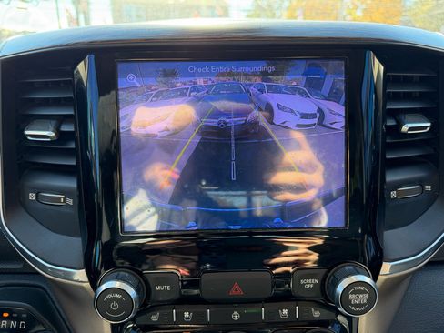 Used 2019 RAM 1500 Laramie w/ Off Road Group image 19