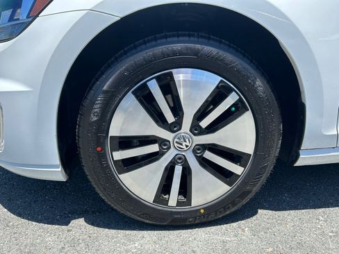 Used 2019 Volkswagen e-Golf SE w/ Driver Assistance Package FWD image 49