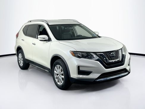 Used 2018 Nissan Rogue SV AWD/4WD image 3