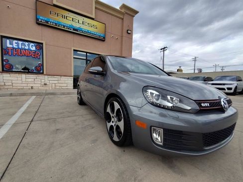 Used 2012 Volkswagen Golf 2-Door FWD image 2