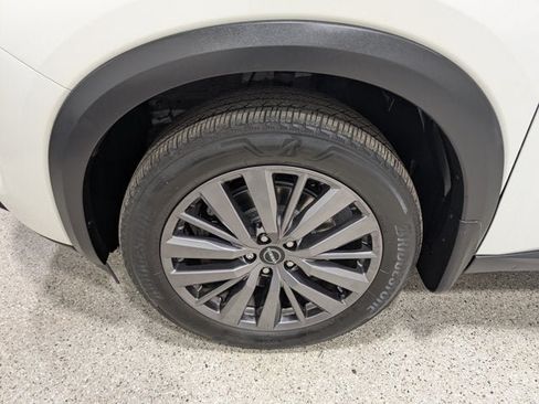 Used 2023 Nissan Pathfinder SL AWD/4WD image 9