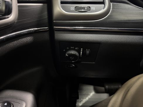 Used 2021 Jeep Grand Cherokee Limited AWD/4WD image 18