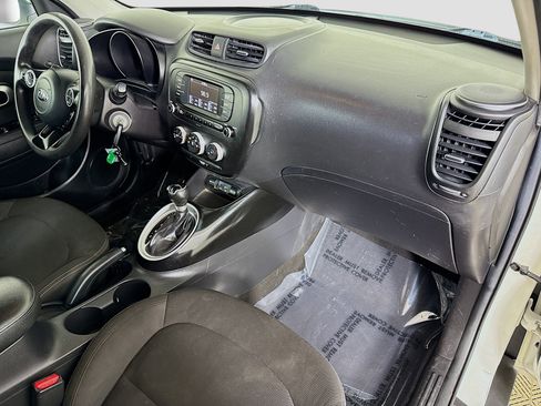 Used 2018 Kia Soul Base image 26