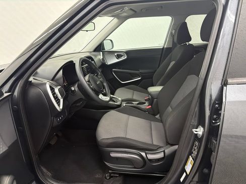 Used 2024 Kia Soul LX w/ Option Group 015 FWD image 9