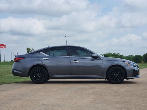 Certified 2025 Nissan Altima 2.5 SV w/ SV Special Edition Package FWD image 7