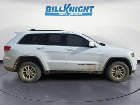 Used 2019 Jeep Grand Cherokee Laredo AWD/4WD image 6
