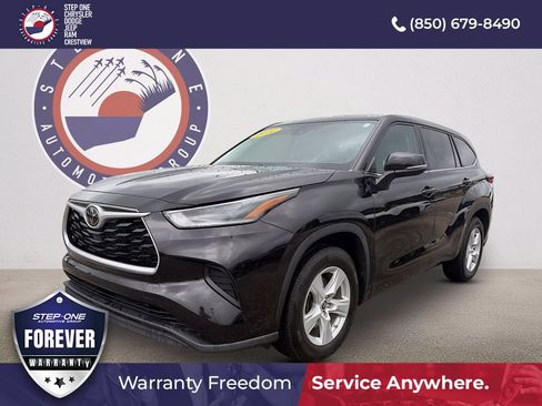 Used 2021 Toyota Highlander L FWD image 1