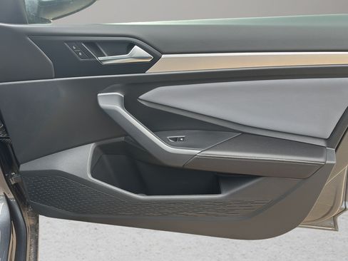 New 2026 Volkswagen Jetta SE FWD image 10
