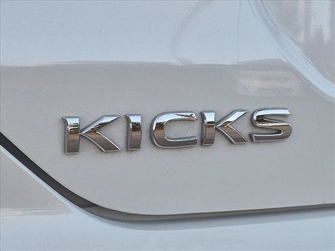 Used 2023 Nissan Kicks SV w/ Interior Electronics Package FWD image 22