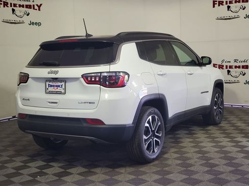Used 2023 Jeep Compass Limited w/ Sun and Sound Group AWD/4WD image 3