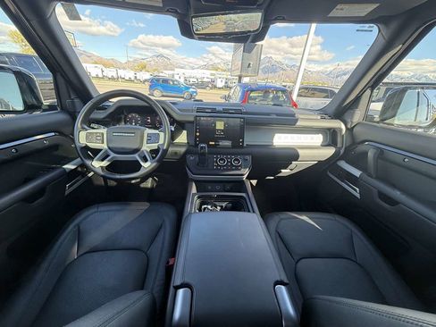 Used 2024 Land Rover Defender 110 SE AWD/4WD image 16
