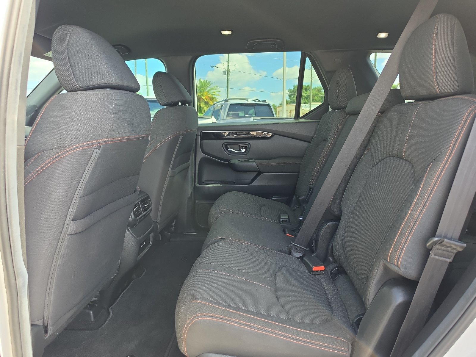 Used 2025 Honda Pilot Sport image 13