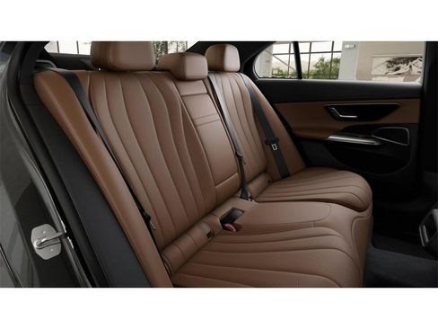 New 2026 Mercedes-Benz E 450 4MATIC Sedan image 5