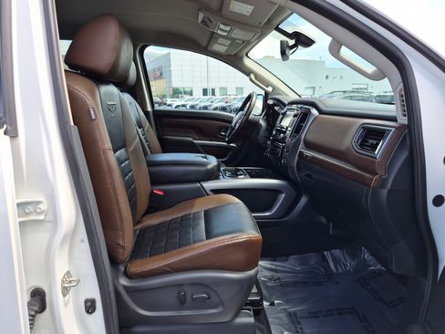 Used 2018 Nissan Titan Platinum Reserve w/ Platinum Utility Package AWD/4WD image 33