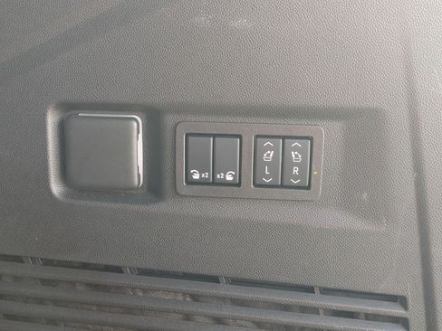 Certified 2025 Chevrolet Tahoe Premier AWD/4WD image 37