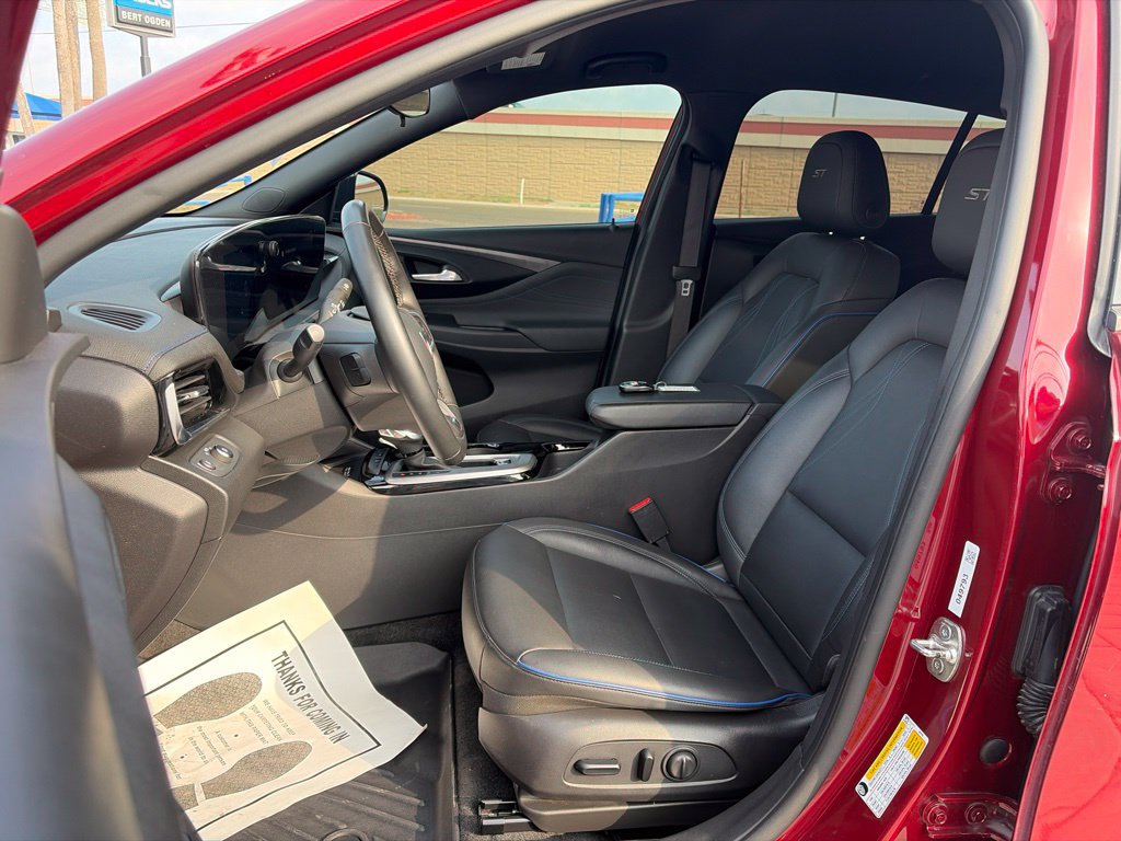 Used 2024 Buick Envista Sport Touring w/ Convenience I Package FWD image 14