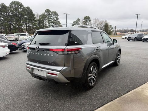 Used 2024 Nissan Pathfinder Platinum w/ Cargo Package image 8