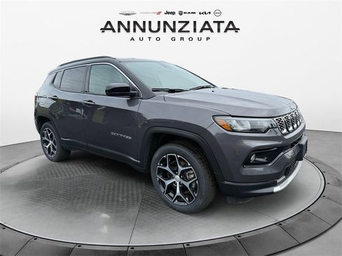 Used 2024 Jeep Compass Limited image 7