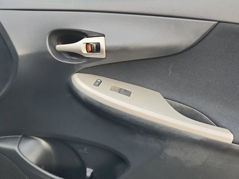 Used 2013 Toyota Corolla S FWD image 16