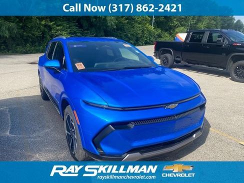 Used 2025 Chevrolet Equinox EV LT w/ Convenience Package FWD image 1