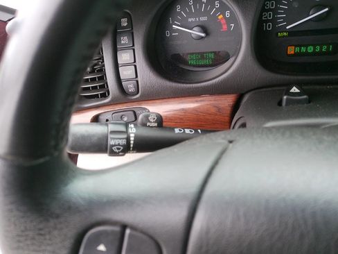 Used 2004 Buick Le Sabre Custom image 35