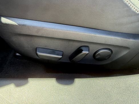 Used 2021 MAZDA MAZDA3 s FWD image 18