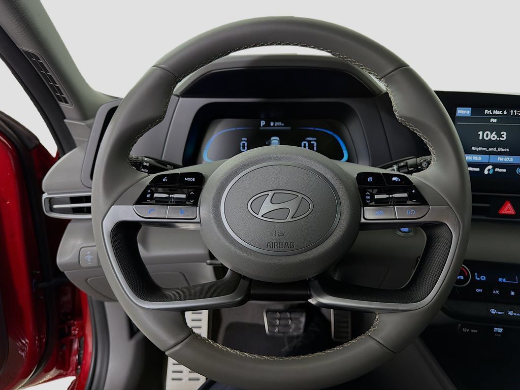Used 2025 Hyundai Elantra Sport FWD image 14