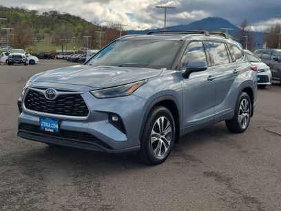 Used 2022 Toyota Highlander XLE