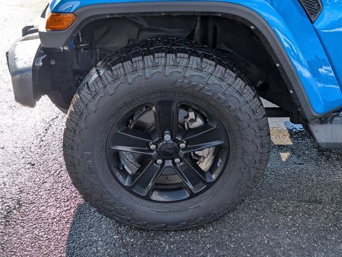 Used 2021 Jeep Wrangler Unlimited Sahara image 9