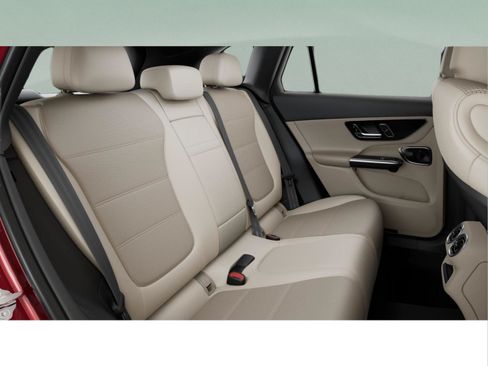 Used 2026 Mercedes-Benz GLC 300 image 41